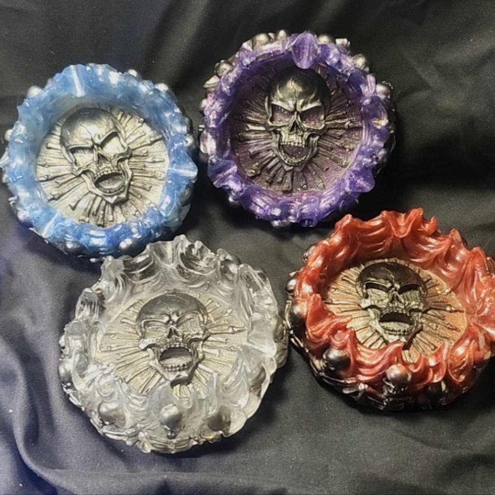 Handmade skull dish / ashtray / trinket bowl